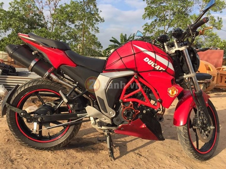 Chiếc fz-s độ phong cách môtô ducati monster - 8