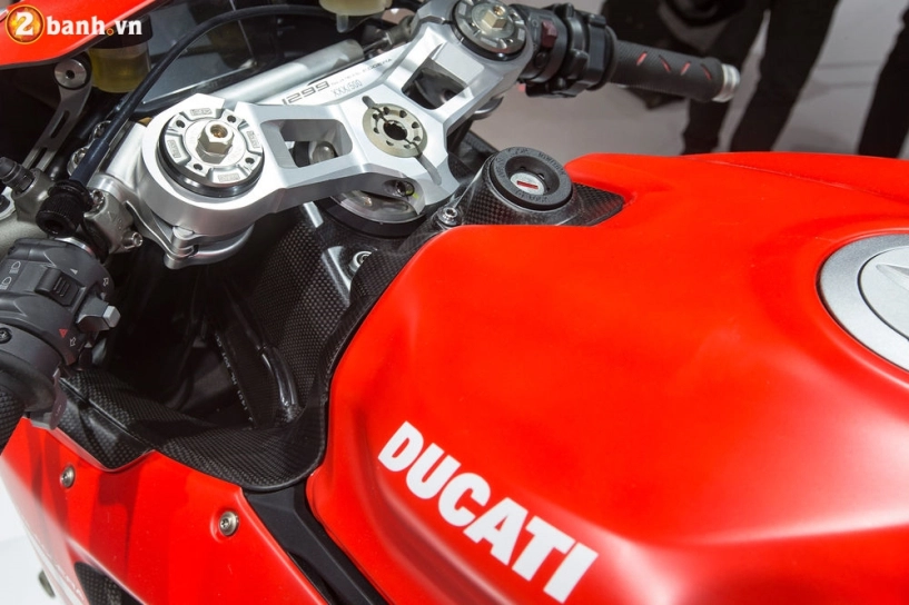 Chiêm ngưỡng cận cảnh ducati 1299 superleggera - chiếc xe mô tô đắt xắt ra miếng - 7