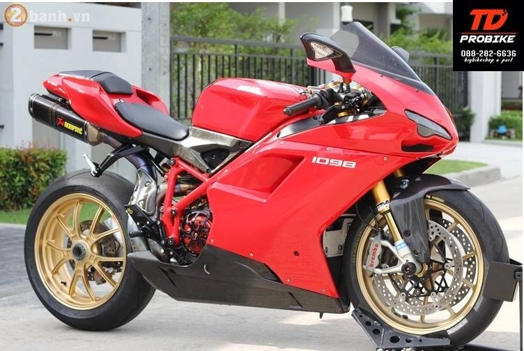 Choáng ngợp với chiếc ducati 1098s độ đầy đồ chơi hàng hiệu của biker thái - 1