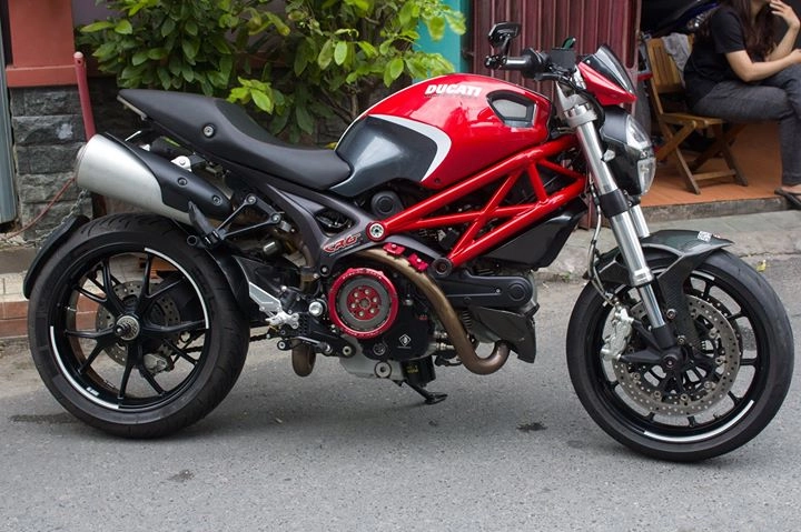 Ducati 796 lên đồ chơi hàng hiệu đầy mê hoặc - 1