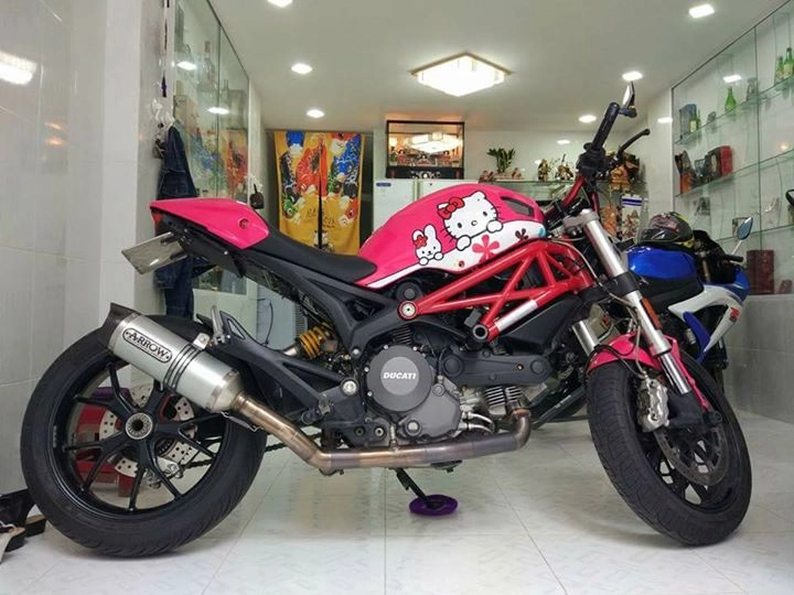 Ducati monster 796 phong cách hello kitty - 1