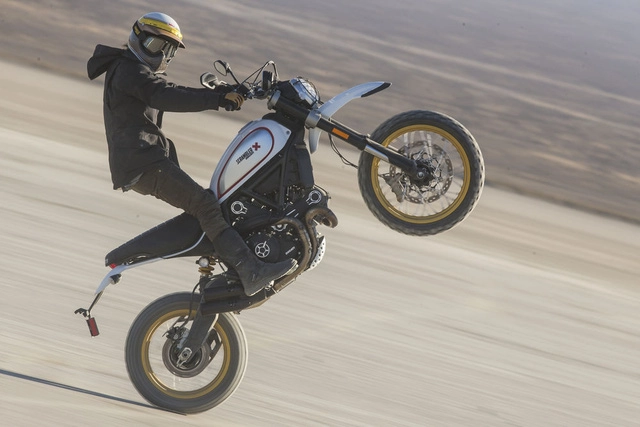 Ducati scrambler ra mắt phiên bản mới desert sled 2017 với giá từ 263 triệu đồng - 1