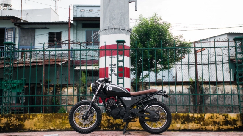 Fz150 lột xác scrambler bụi bặm - 1