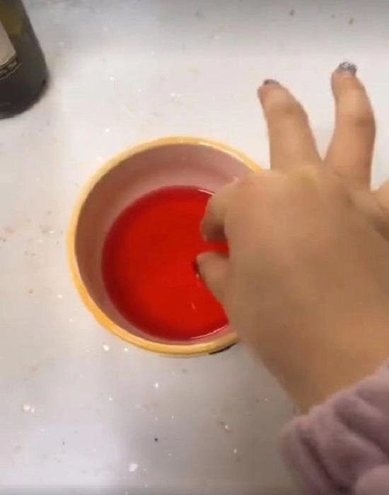Hết tết mà nhà vẫn có cành đào bày cả năm không héo hóa ra bí mật từ cây nến - 6