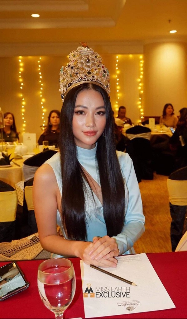 Hoa hậu phương khánh diện váy hở ngực xẻ đùi chấm thi miss earth malaysia 2019 - 3