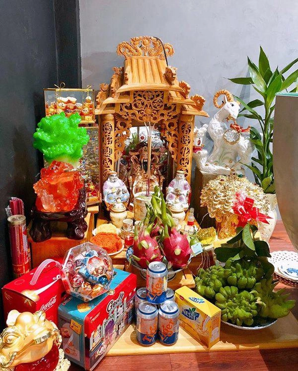 Lỗi chọn hoa cúng vía thần tài khiến gia chủ mua 10 cây vàng vẫn xôi hỏng bỏng không - 1