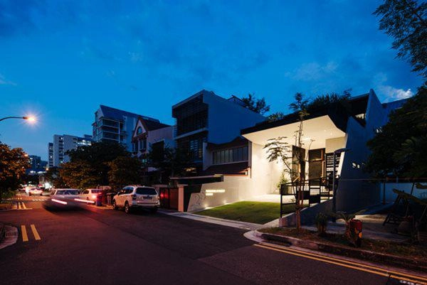 Mất 7 năm cải tạo mới xong căn nhà ruộng bậc thang lột xác đẹp đến khó tin - 19