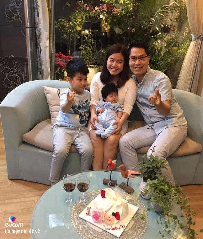 Mẹ bỉm sữa sở hữu hàng trăm bình hoa chồng tranh phần chăm con để vợ tha hồ thỏa mãn - 1