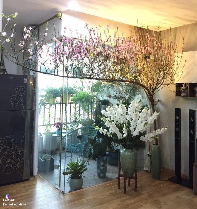 Mẹ bỉm sữa sở hữu hàng trăm bình hoa chồng tranh phần chăm con để vợ tha hồ thỏa mãn - 4