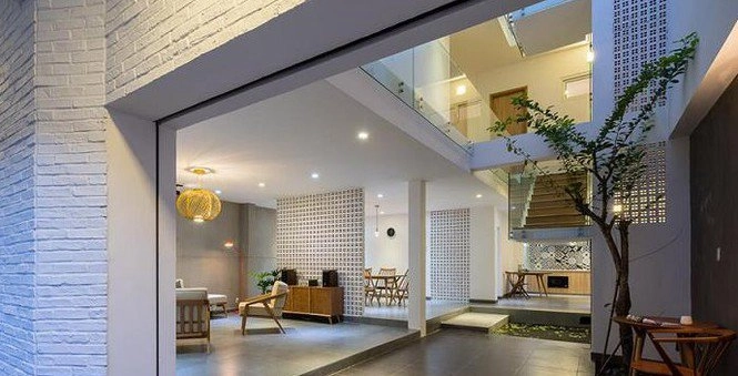 Mê mẩn nhà phố 2 tầng có giếng trời đẹp hút mắt - 3