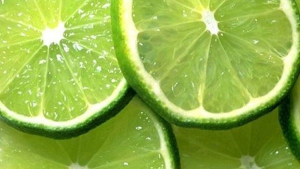 Mua túi đá lạnh đổ ngập bồn cầu thành quả bất ngờ khiến ai nhìn cũng sốc - 5