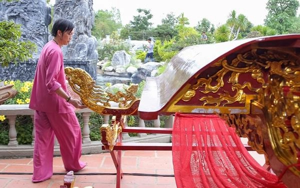 Hoài linh tạm đóng cửa nhà thờ tổ 100 tỷ dân tình tò mò không biết bên trong có gì - 12