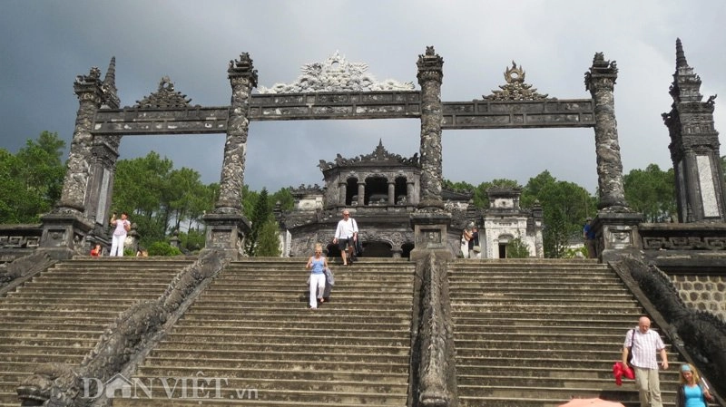 Ngắm cây kiểng trăm tuổi có dáng thế vua ban quí hiếm ở huế - 6