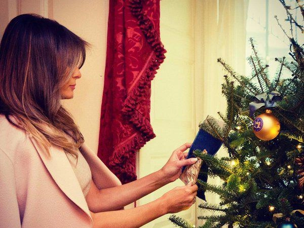 Nhà trắng lộng lẫy dịp noel dưới bàn tay trang trí của phu nhân melania trump - 15