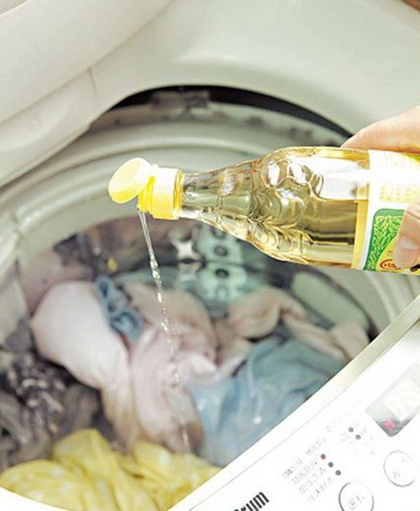Nhân viên khách sạn tiết lộ 7 mẹo giúp quần áo giặt máy luôn sạch thơm khó cưỡng - 2