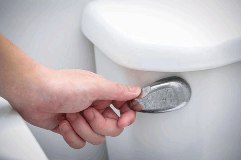 Sởn gai ốc khi biết những tác hại khủng khiếp của thói quen sai lầm trong nhà tắm - 1