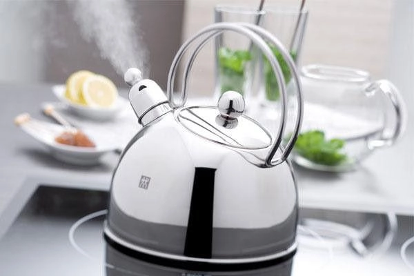 Thả 3 viên đá lạnh vào máy giặt quần áo phẳng lì càng mặc càng bền màu - 4