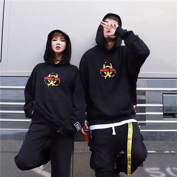 Thu đông này các cặp tình nhân hãy diện những kiểu áo hoodie đôi vừa đẹp vừa ấm áp - 2