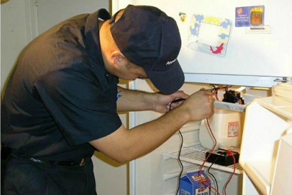 Tủ lạnh phát ra tiếng kêu này cẩn thận sắp nổ tung lấy mạng cả nhà - 1