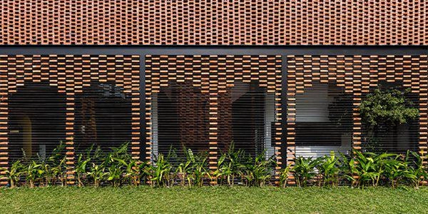 Vợ chồng trẻ ở trà vinh xây nhà phố như tổ chim độc đáo - 8