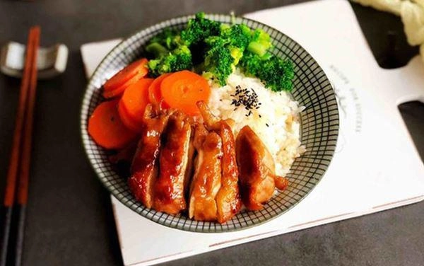 3 cách làm cơm gà thơm ngon đãi cả nhà - 12