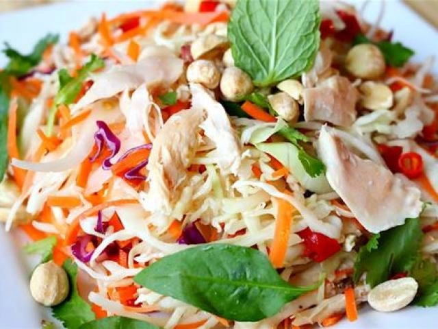 3 cách làm gỏi gà ngon lạ miệng cho bữa cơm gia đình - 5