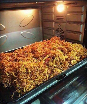 4 cách làm khô gà lá chanh giòn dai và mềm dẻo - 4