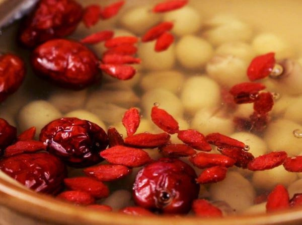 5 cách nấu chè sen ngon tuyệt giải nhiệt mùa hè - 7
