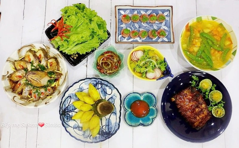 8x chia sẻ những mâm cơm 4 người 6 món hôm nào cũng linh đình như nhà có tiệc - 5