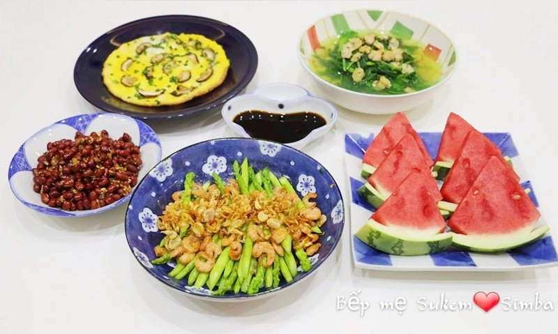 8x chia sẻ những mâm cơm 4 người 6 món hôm nào cũng linh đình như nhà có tiệc - 16
