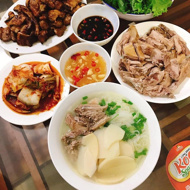 9x xinh đẹp ngày nấu 3 bữa ăn đủ món dân tình vừa khen vừa phát hiện điều thú vị - 15