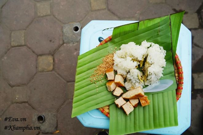 Bánh khúc nổi tiếng hn chỉ 13 nghìnchiếc ăn từ sáng no tới trưa mỗi ngày bán hàng nghìn chiếc - 7