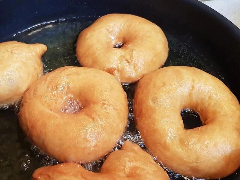 Bánh rán vòng donut mẹ làm cả nhà ăn hoài không biết chán - 5