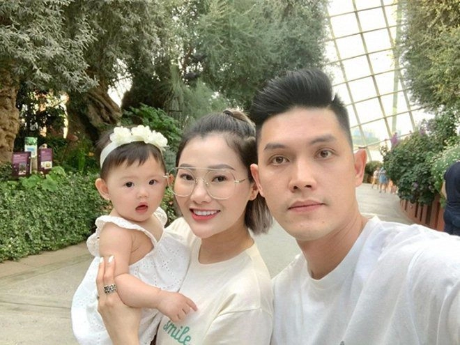 Bao năm bị nghi là thiên kim tiểu thư được chiều nhưng em gái quang vinh đích thị gái đảm - 1