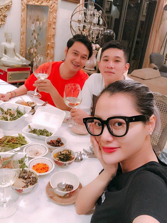 Bao năm bị nghi là thiên kim tiểu thư được chiều nhưng em gái quang vinh đích thị gái đảm - 2