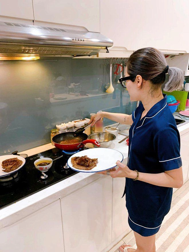 Bao năm bị nghi là thiên kim tiểu thư được chiều nhưng em gái quang vinh đích thị gái đảm - 3