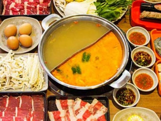 Bắt trend cực mạnh bà tân vlog làm lẩu thái siêu cay khổng lồ mừng chiến thắng của tuyển vn - 6
