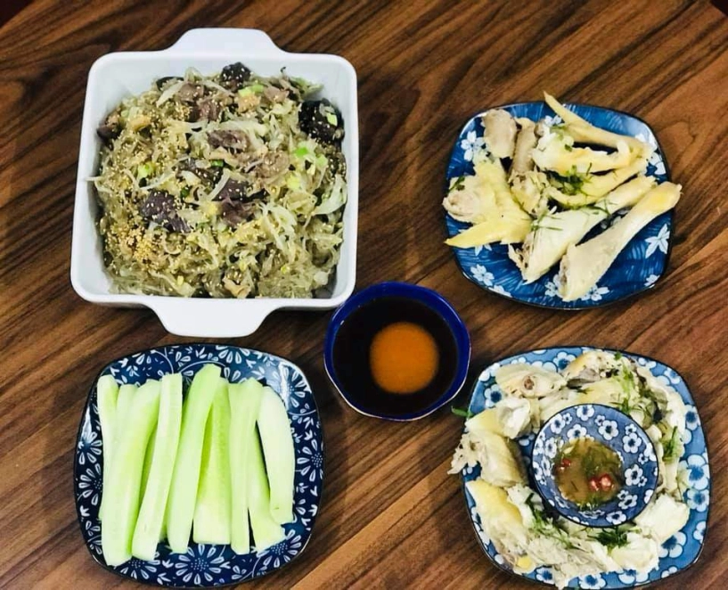 Bé trai lớp 8 ngày nấu 3 bữa cơm tươm tất cho mẹ khiến hội chị em choáng váng - 4