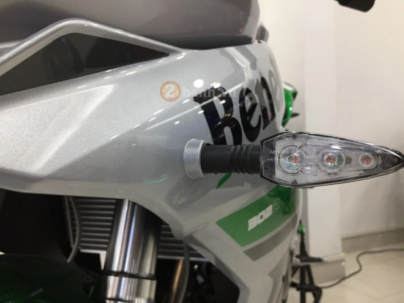 Benelli 302r dẫn đầu phân khúc xe thể thao 300 phân khối về giá bán - 10