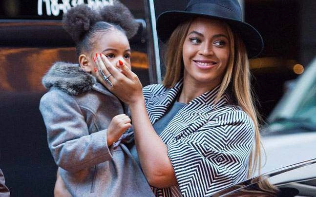 Beyonce - bà mẹ diện váy lộng lẫy trên thảm đỏ cầm sữa cho con vẫn như một nữ hoàng - 10