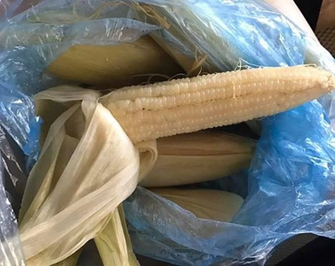 Bộ dạng lý nhã kỳ đi mua đồ ăn vỉa hè sau khi ốm liệt giường khiến fan thương xót - 9