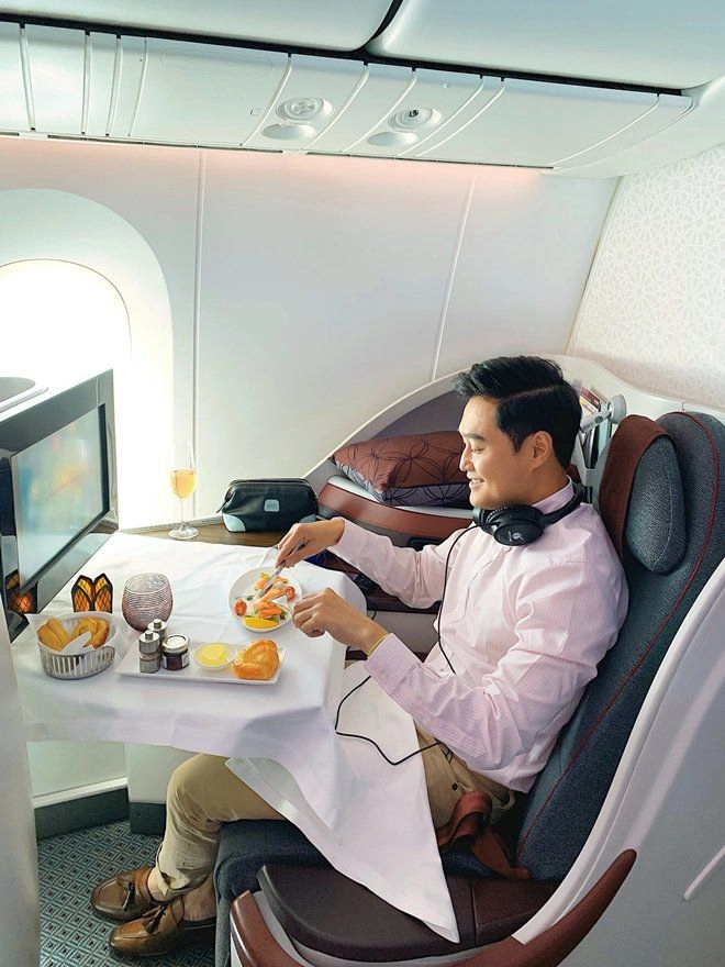 Bữa ăn xa xỉ của sao việt trên máy bay nhìn người cuối cùng mới thấy sang chảnh cỡ nào - 9