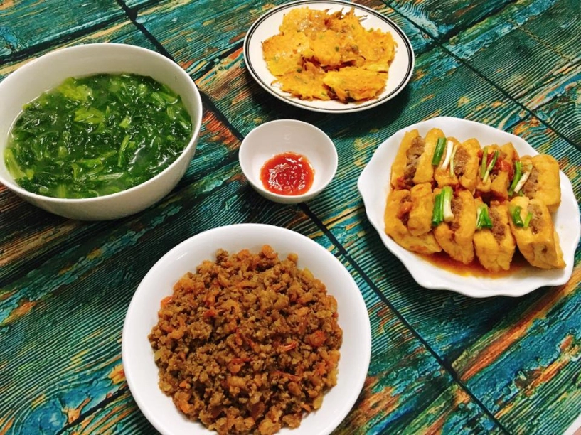 Bữa cơm hơn 90 nghìn ngon đến nỗi vợ chưa kịp gọi chồng đã về đòi ăn ngay - 1