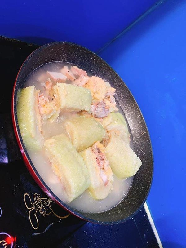 Cả đời không ăn nổi một miếng bánh chưng vừa mang rán với nước lọc đã bay vèo cả cái - 2