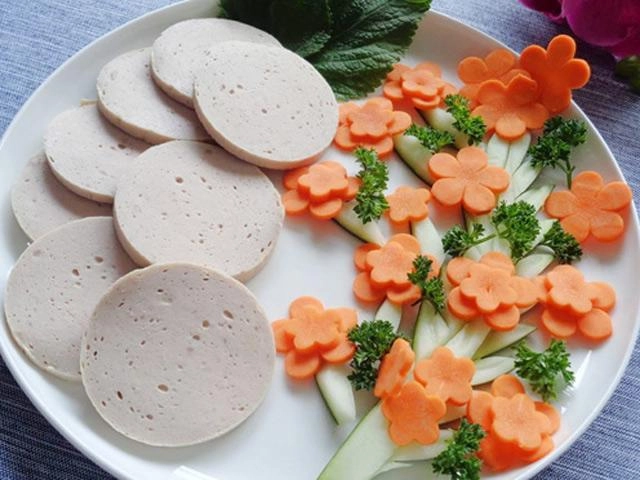 Cách làm chả lụa thơm ngon giòn dai cực hấp dẫn - 5