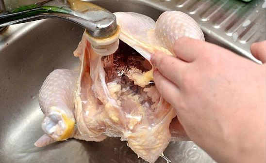 Cách làm gà hấp bia ngọt thanh cho bữa tối ngon miệng - 2