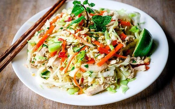 Cách làm gỏi gà với hành tây thơm ngon thịt ngọt the the của hành - 9