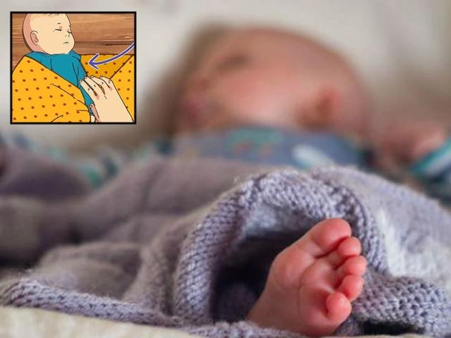 Cách quấn khăn cho trẻ sơ sinh giúp bé ngủ ngon sâu giấc - 6