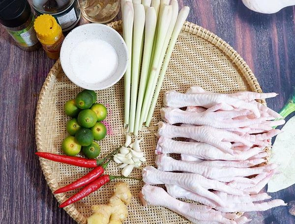 Chân gà ngâm sả tắc hương vị thơm ngon đậm đà - 1