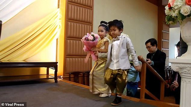 Chị và em trai song sinh6 tuổi làm đám cưới cực xa xỉ của hồi môn 180 triệu đồng - 3